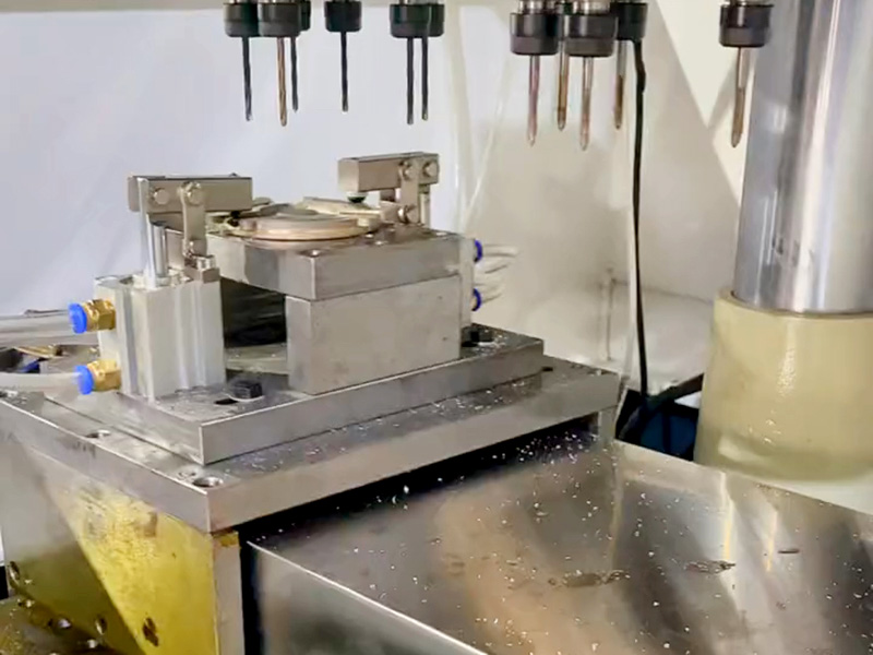 鉆攻機攻牙為什么會一次攻到底？