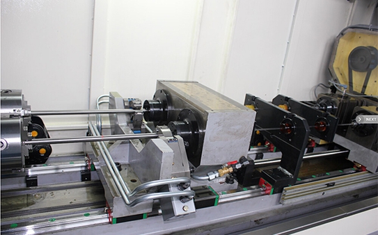 鋁型材鉆孔機(jī)的工作臺是如何設(shè)計的？