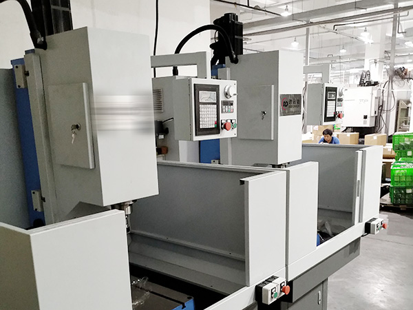 鉆孔機鉆頭怎么安裝？多軸鉆孔機故障損壞了怎么辦？